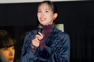 関水渚、ドラマ『彼女と彼氏の明るい未来』完成披露イベントに登場