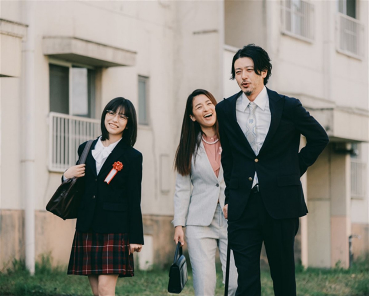 オダギリジョー＆尾野真千子＆當真あみが家族に！　ドラマ『僕の手を売ります』、地上波放送決定！
