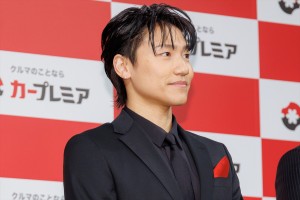 GENERATIONS・小森隼、「カープレミア」新CM発表会に登場