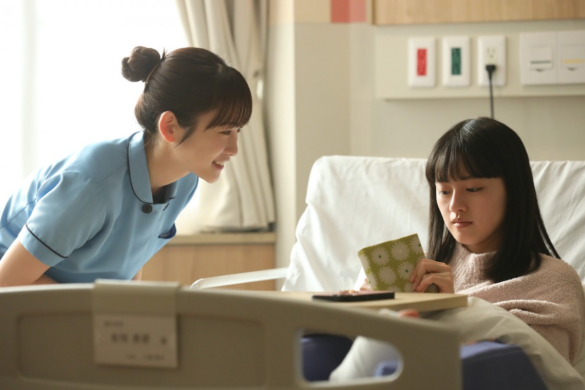『となりのナースエイド』第7話　“澪”川栄李奈、自分を監視させた“黒幕”を自力で突き止めようとする