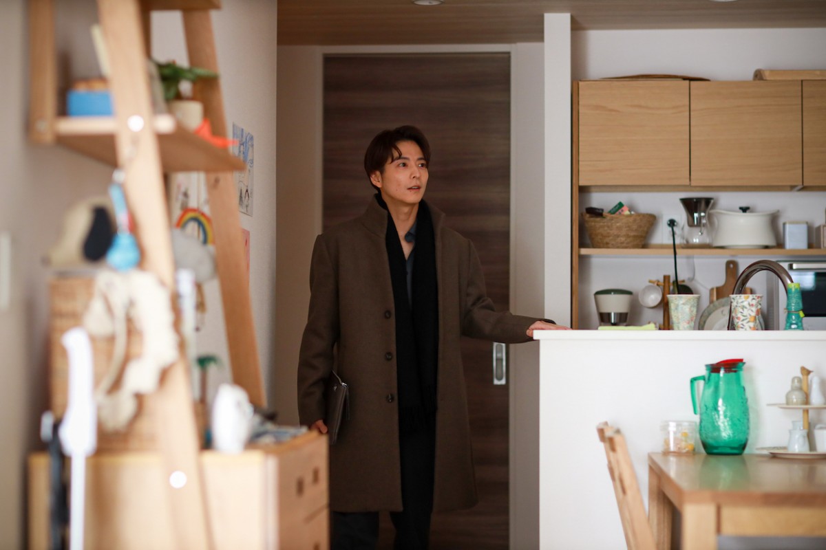 『離婚しない男』第3話　“渉”伊藤淳史、“綾香”篠田麻里子の腕に見慣れない“タトゥー”を発見