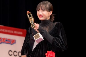 広瀬すず、「第78回毎日映画コンクール」表彰式に登場