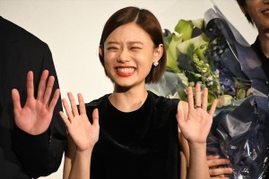 杉咲花、映画『52ヘルツのクジラたち』初日舞台挨拶に登場