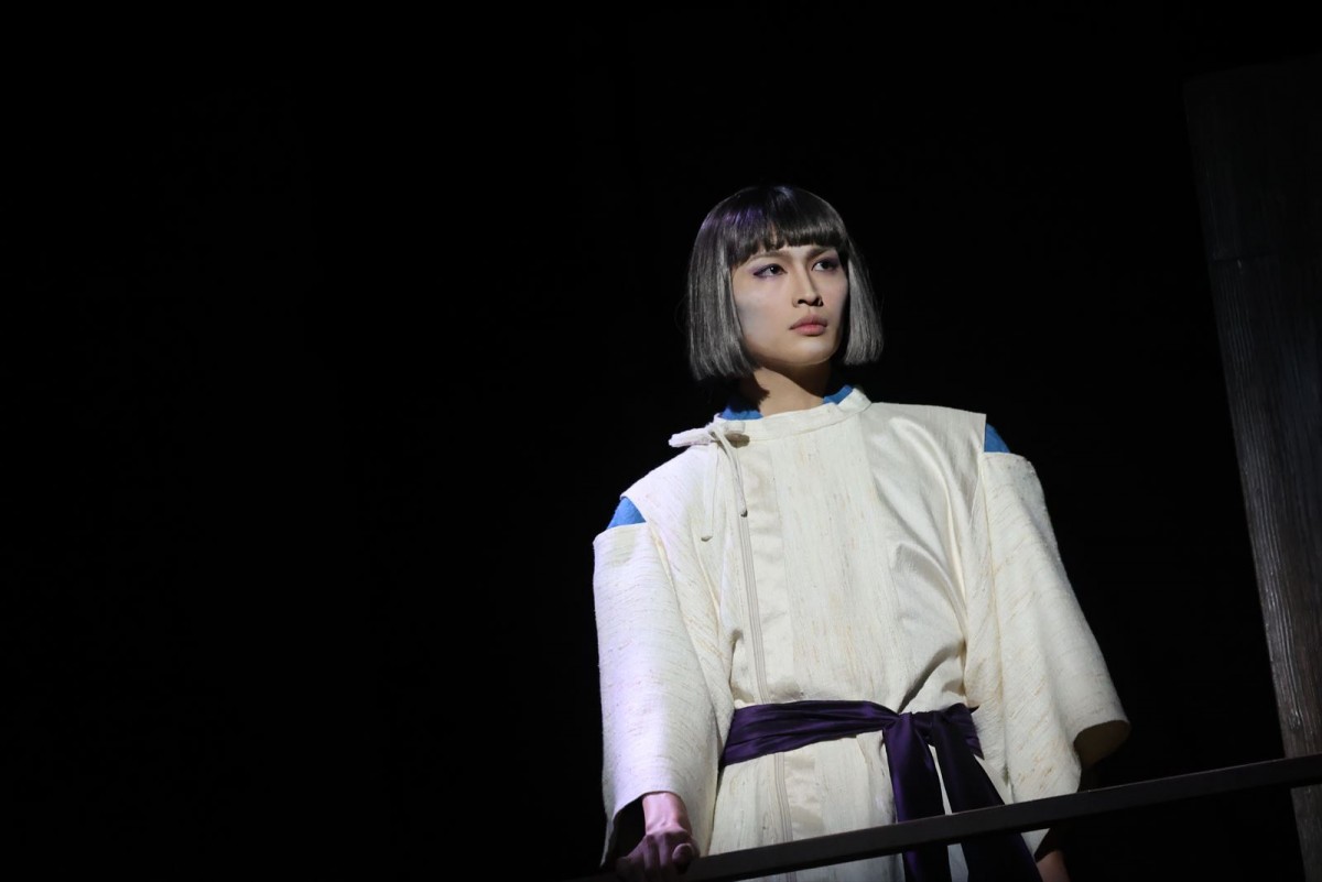 舞台『千と千尋の神隠し』開幕！　4人の千尋が『君生き』オスカー受賞をお祝い