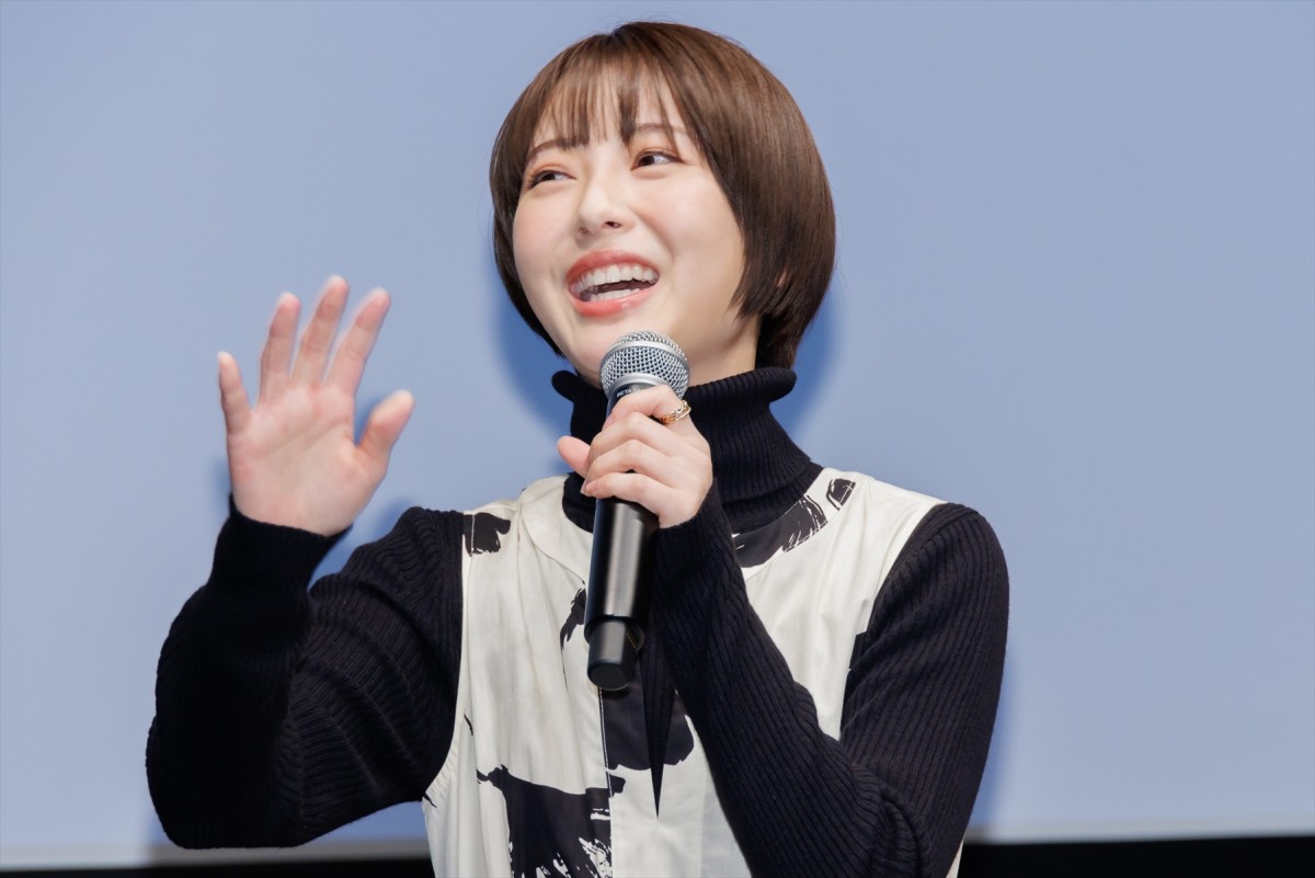 浜辺美波、『ゴジラ-1.0』アカデミー賞受賞を祝福　オスカー像は「思っていたよりすっごく重たい」