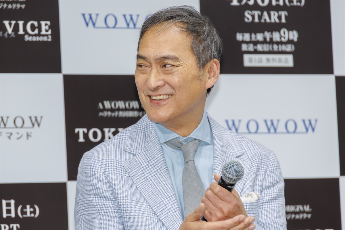 アンセル・エルゴート「東京は僕の第二の故郷」　30歳を祝うサプライズケーキに感激