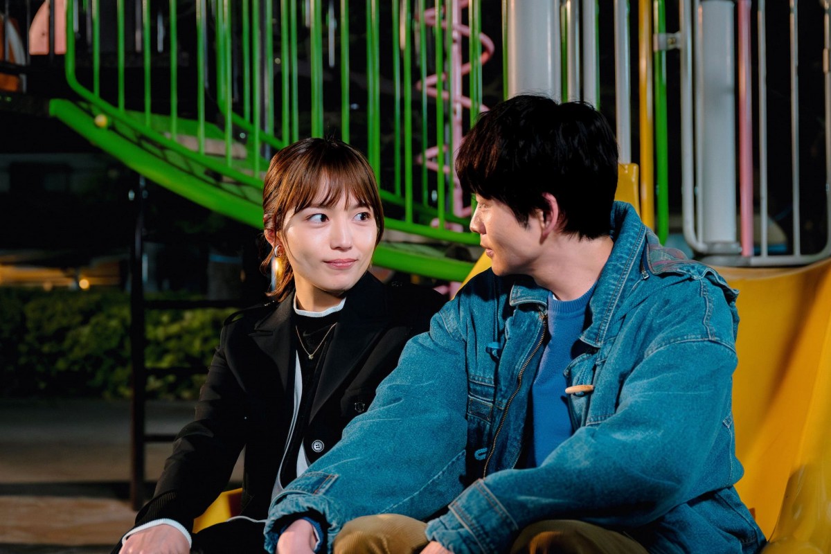 『9ボーダー』“コウタロウ”松下洸平、“七苗”川口春奈に背中トントン＆恋人つなぎ　ネット悶絶「沼るって！！」