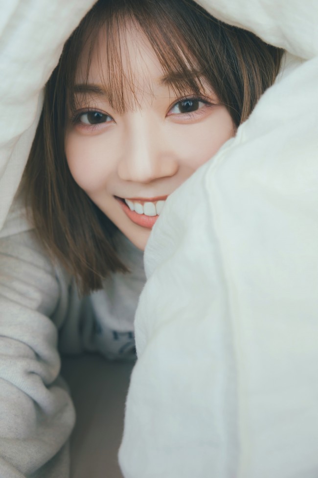 日向坂46 高本彩花 1st写真集『僕の記憶の中で』より