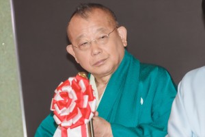 笑福亭鶴瓶、「お茶の文化創造博物館」「お〜いお茶ミュージアム」オープニングセレモニーに登場