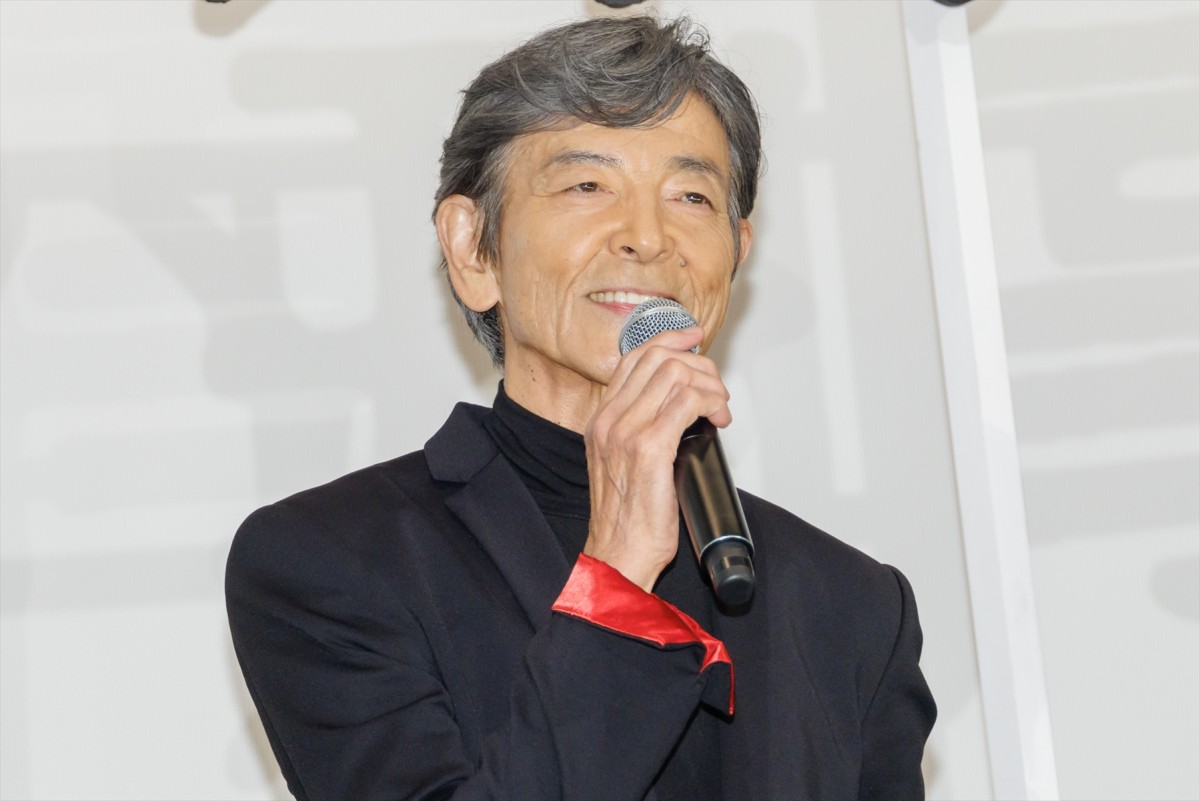 舘ひろし＆柴田恭兵、2人の関係は「もう夫婦でした」壇上でのハグに大歓声