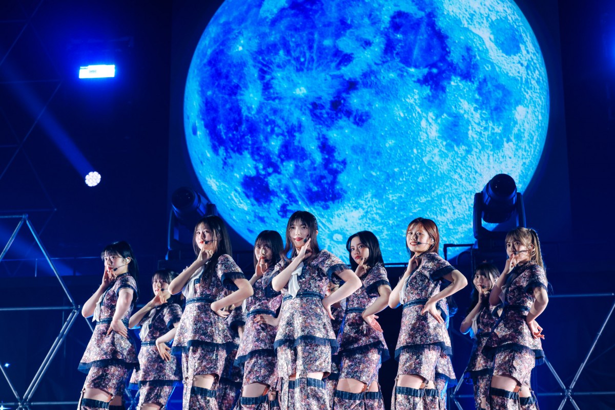 櫻坂46「BACKS LIVE!!」“表題曲なし”の挑戦的セットリスト　12人が熱いパフォーマンス