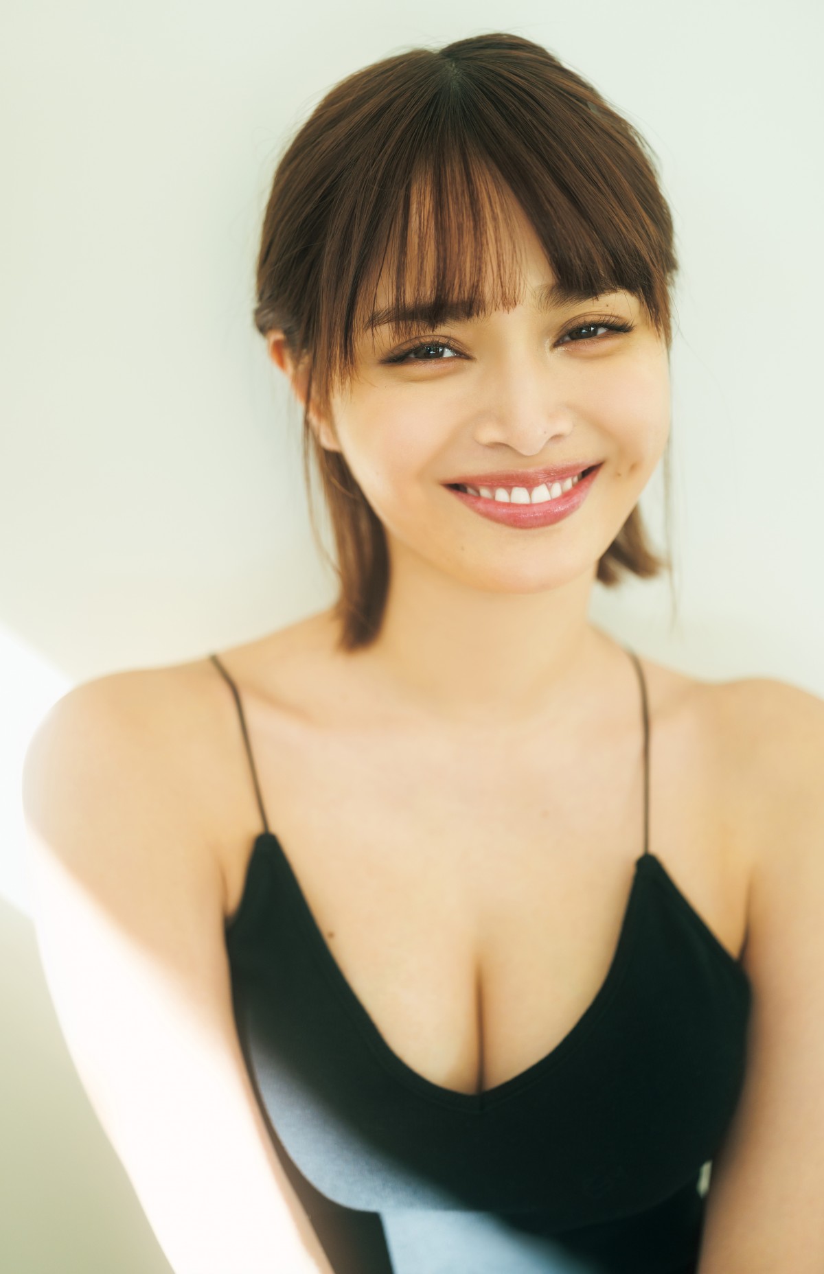 「僕が見たかった青空」安納蒼衣・金澤亜美・吉本此那、部屋着姿で登場　3姉妹のようなグラビア！