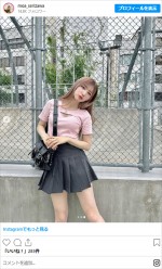芹澤もあ、ミニスカコーデを披露　※「芹澤もあ」インスタグラム