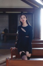 山崎あみの1st写真集『Cantabile』より