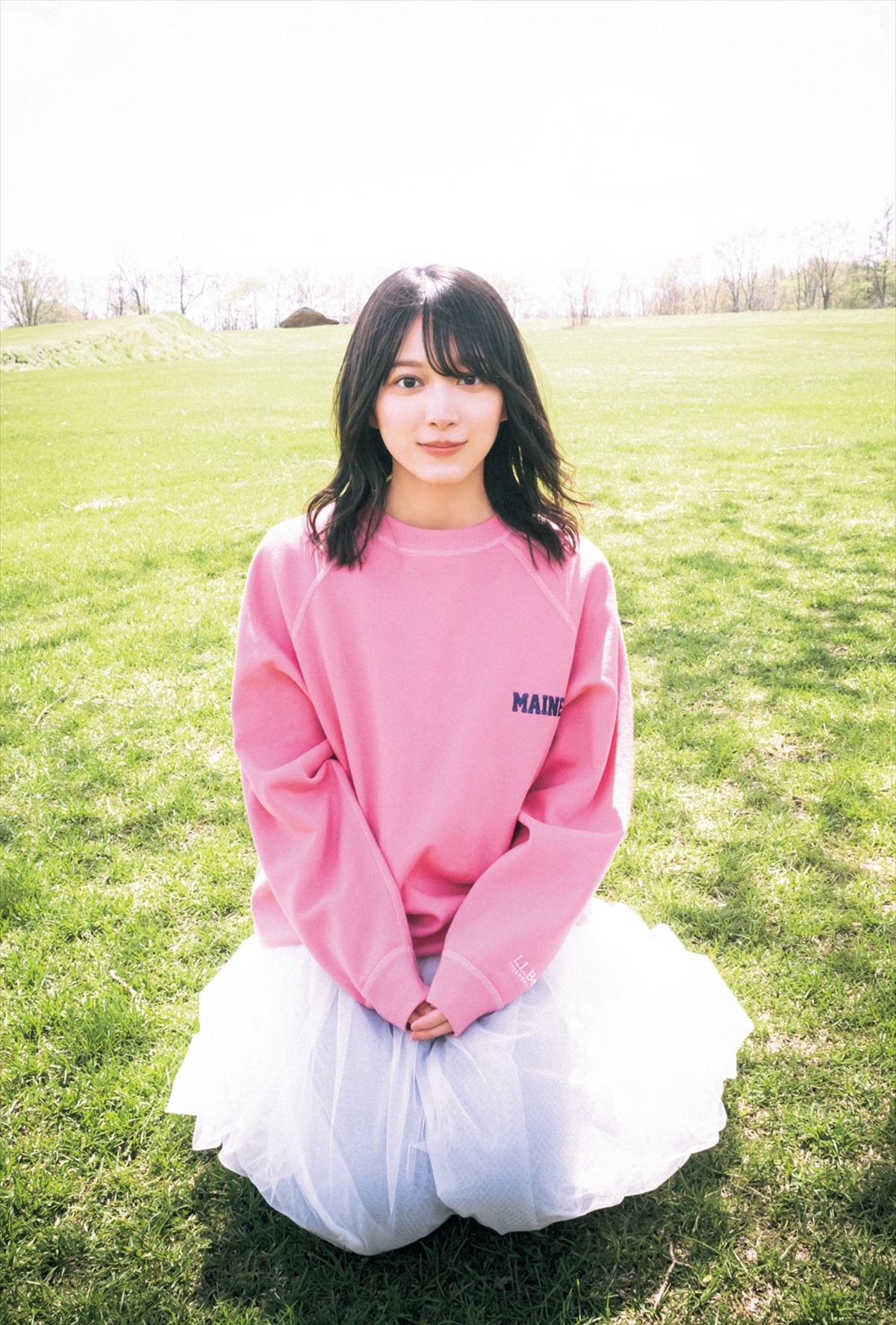 櫻坂46・森田ひかる、自然の中でリラックス！　「週刊少年マガジン」グラビアに登場