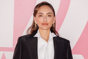 長谷川潤、「ミスディオール展覧会　ある女性の物語」に登場