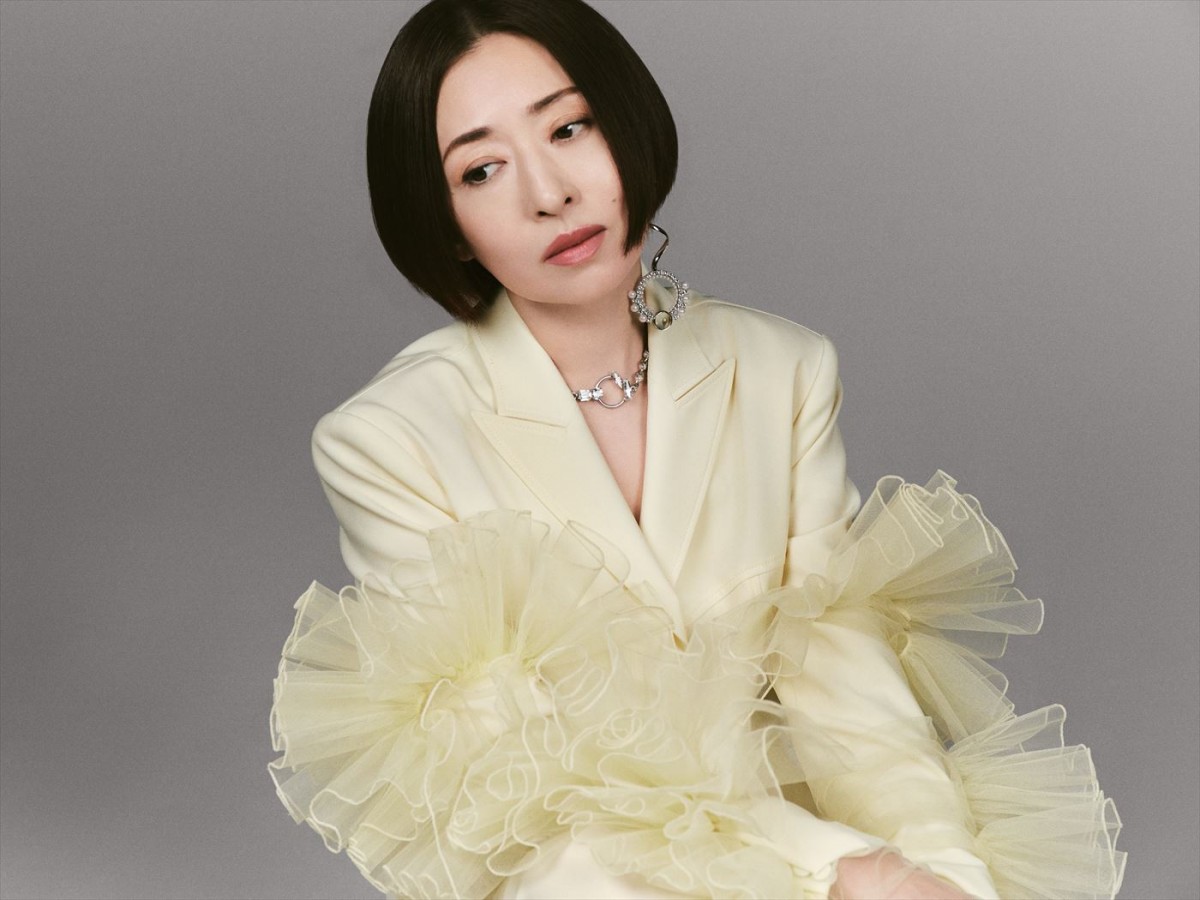 ドラマ『マル秘の密子さん』に出演する松雪泰子
