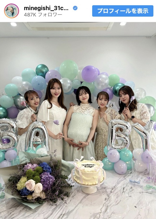 （左から）向井地美音、小嶋陽菜、峯岸みなみ、高橋みなみ、加藤玲奈　※「峯岸みなみ」インスタグラム