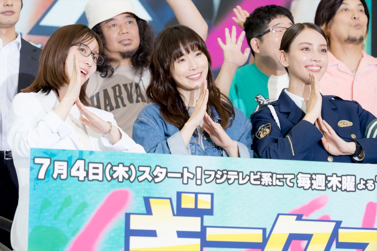松岡茉優、田中みな実＆滝沢カレンとはプライベートでも仲良し「一緒に着替えられる」ほどの信頼関係