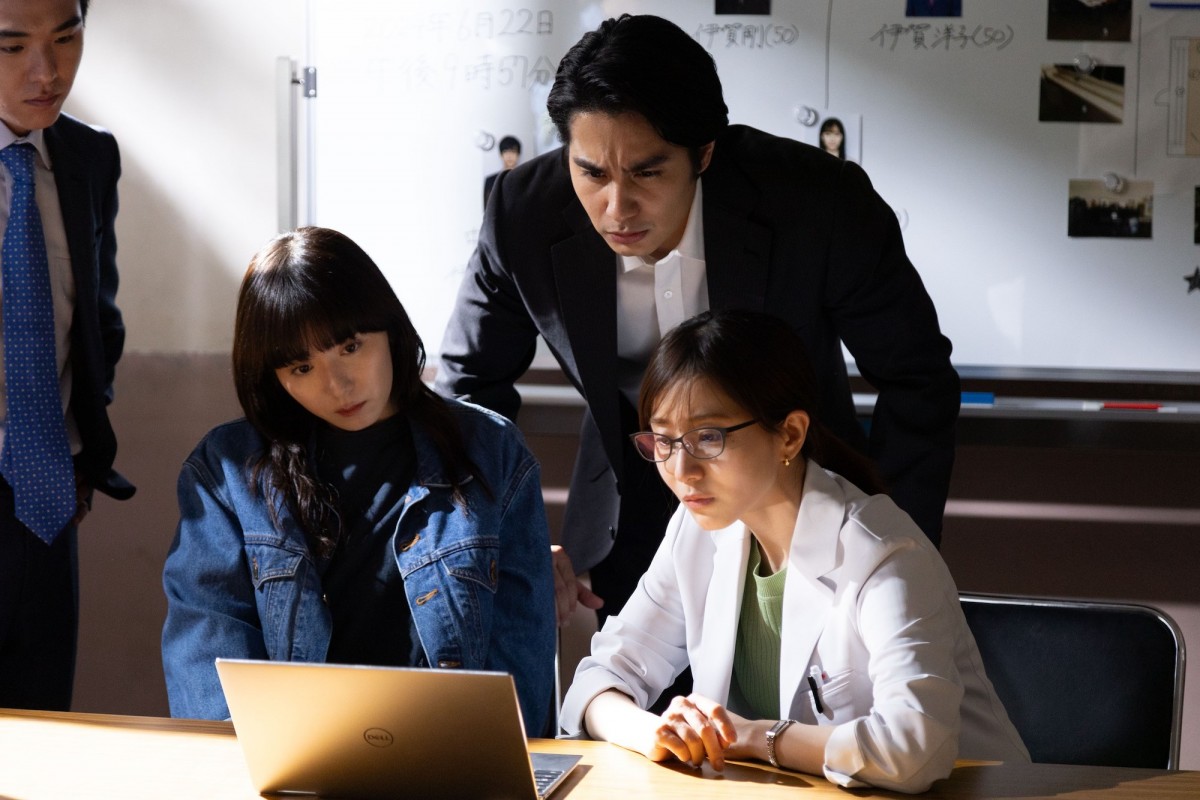 『ギークス』第4話　“西条”松岡茉優たちはコンプライアンス担当警部の過去を調べ始める