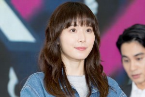 ドラマ『ギークス～警察署の変人たち～』制作発表に登壇した松岡茉優