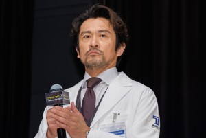 内野聖陽、日曜劇場『ブラックペアン シーズン2』第1話プレミアム試写会＆舞台挨拶に登場