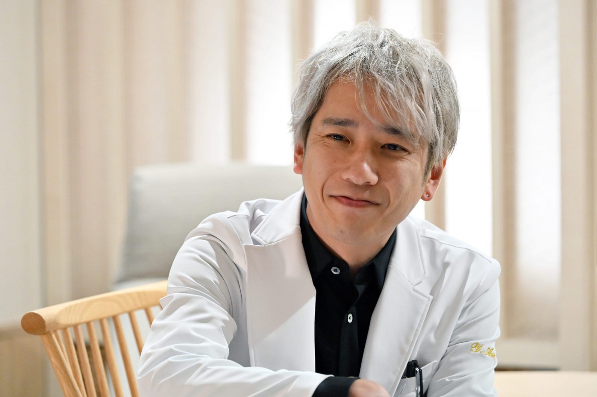 『ブラックペアン』石坂浩二が登場　「いきなり白い巨塔に」「東教授」「貫禄が凄い」と反響