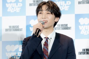 鈴川直弥、5人組ボーイズグループ・WILD BLUE 記者発表会に登場