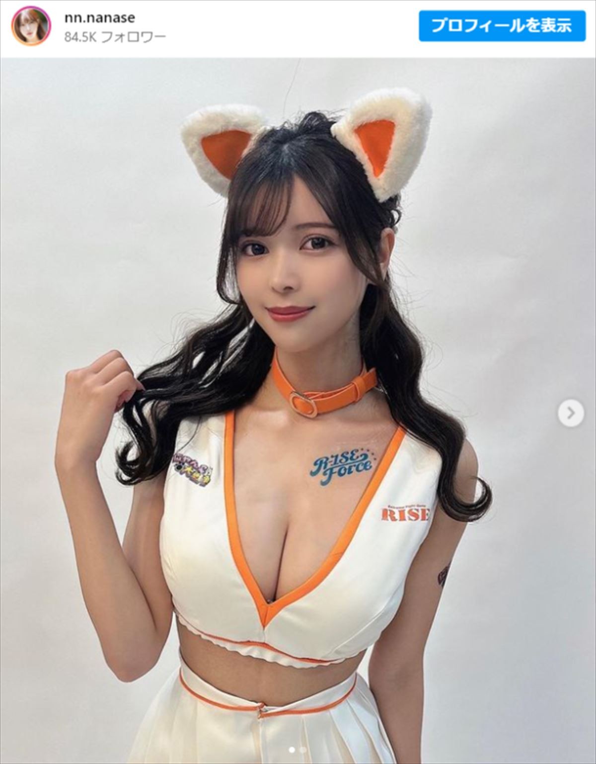 「スタイル抜群」“大型バイク女子”グラドル24歳、圧倒的な“美脚”ショットに「超かっこいい」