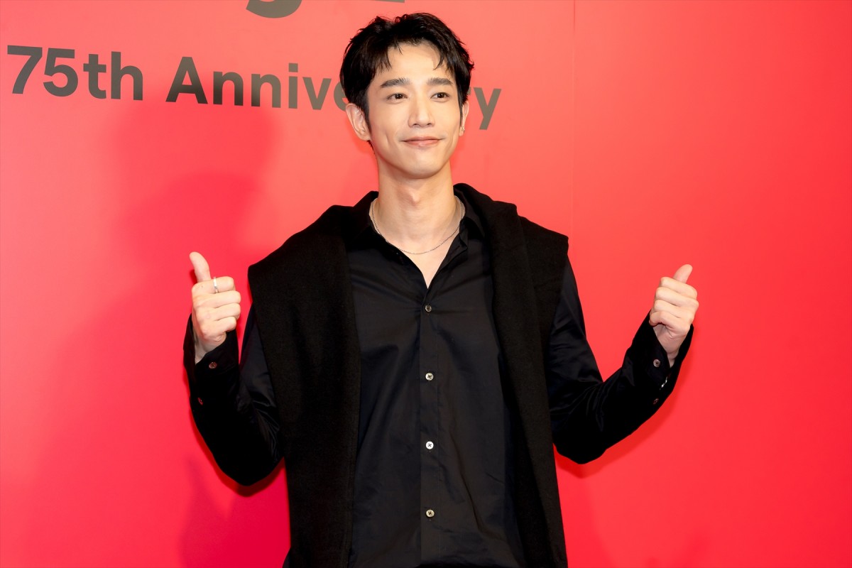 チェ・ジョンヒョプがイベント登場　さわやかな笑顔でフォトコールに応じる
