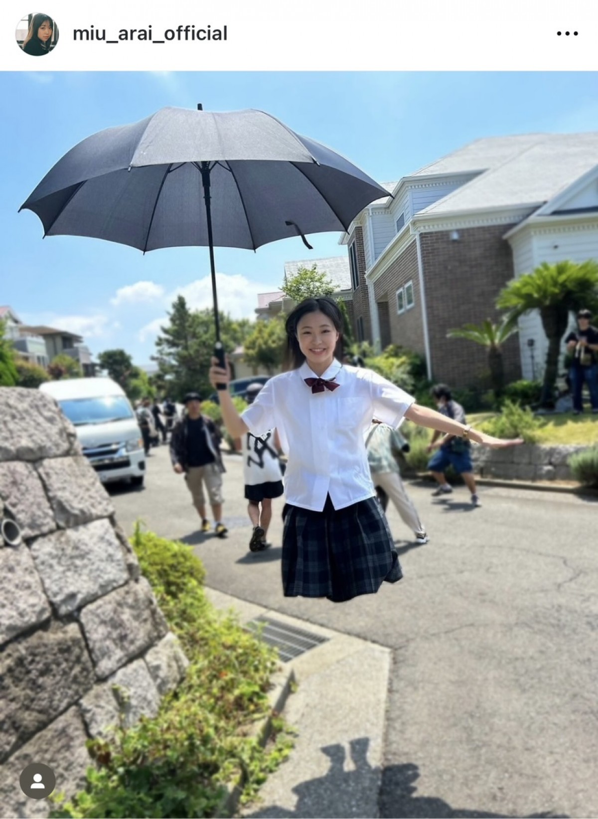 『スカイキャッスル』新井美羽、オフショットにファンが驚き「心霊現象かと思いましたよ。笑」「ジオングになってるよ〜」