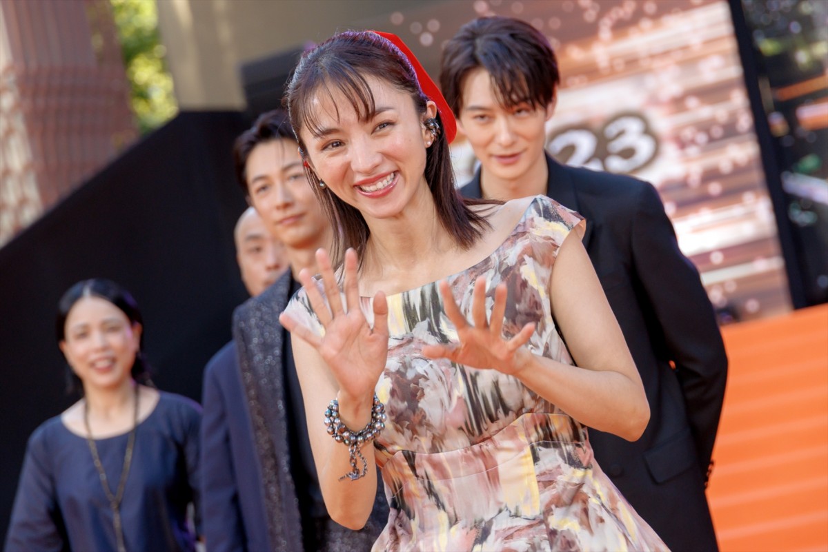 満島ひかり、“シェアード・ユニバース”豪華共演者に「画面から出てくるエネルギーが本当にすごい」