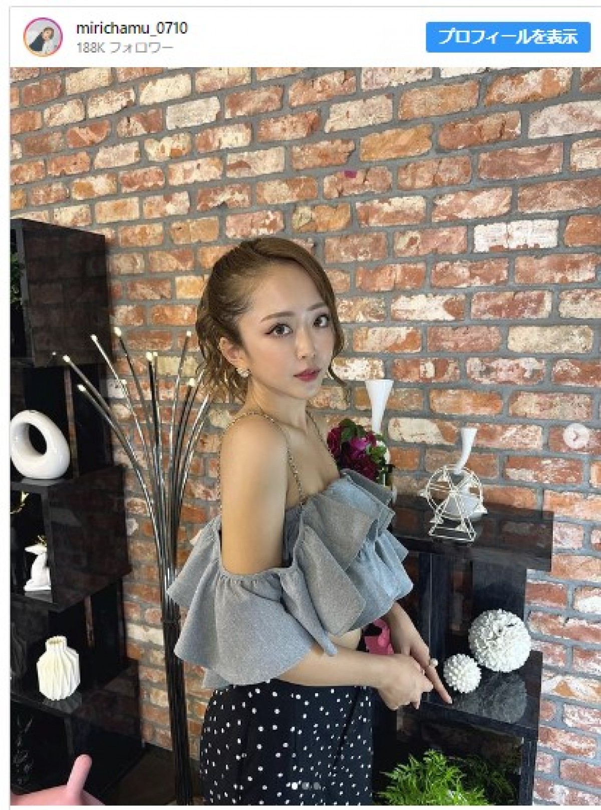 みりちゃむ、久々というポーニーテール姿を公開 ※「みりちゃむ」インスタグラム