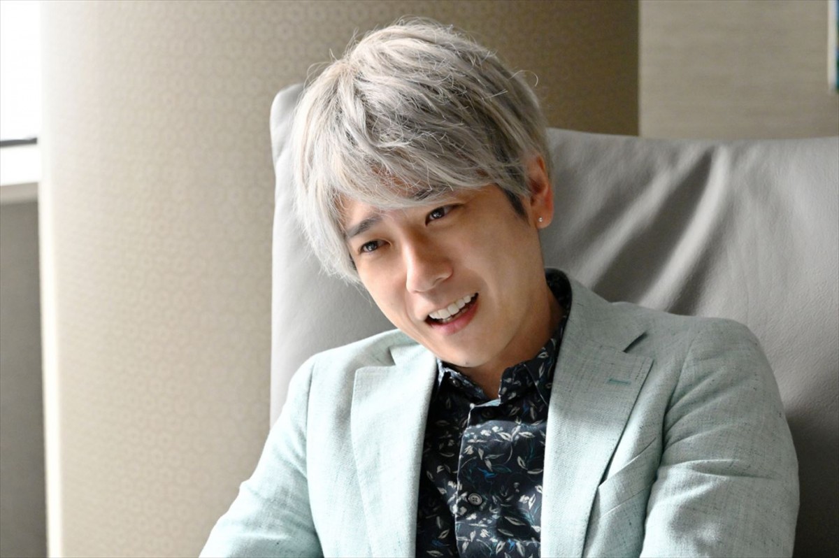 『ブラックペアン シーズン2』第8話　“天城”二宮和也、渡海の仮眠室で1枚の写真を発見