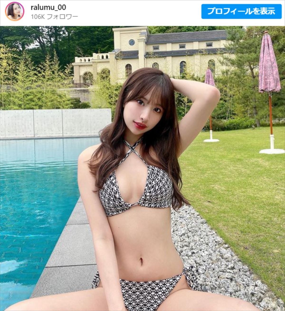 “露出コーデ”が賛否を呼んだ美女モデル21歳、「くびれ際立つ」大胆コーデに騒然「街で見たら気絶する」