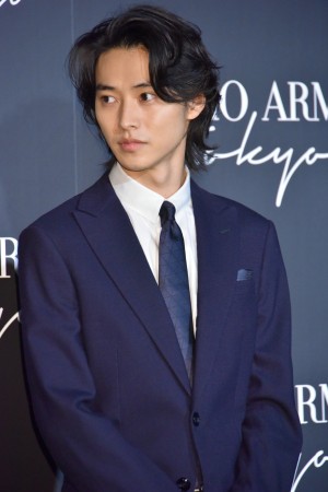 山崎賢人、「GIORGIO ARMANI 2020 CRUISE COLLECTION SHOW」にて（2019年5月）