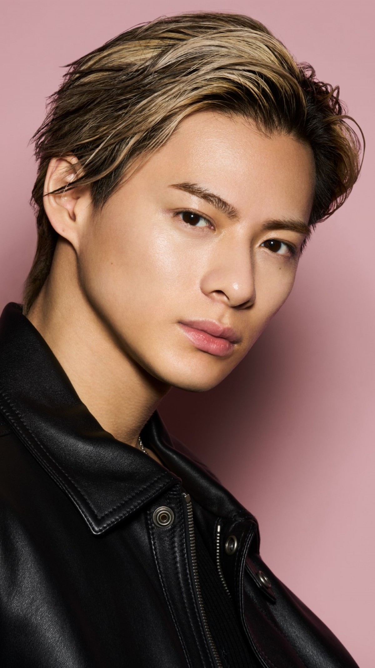 平野紫耀、イヴ・サンローラン初のリップバームで唇じんわり　新ビジュアル＆イメージムービー公開