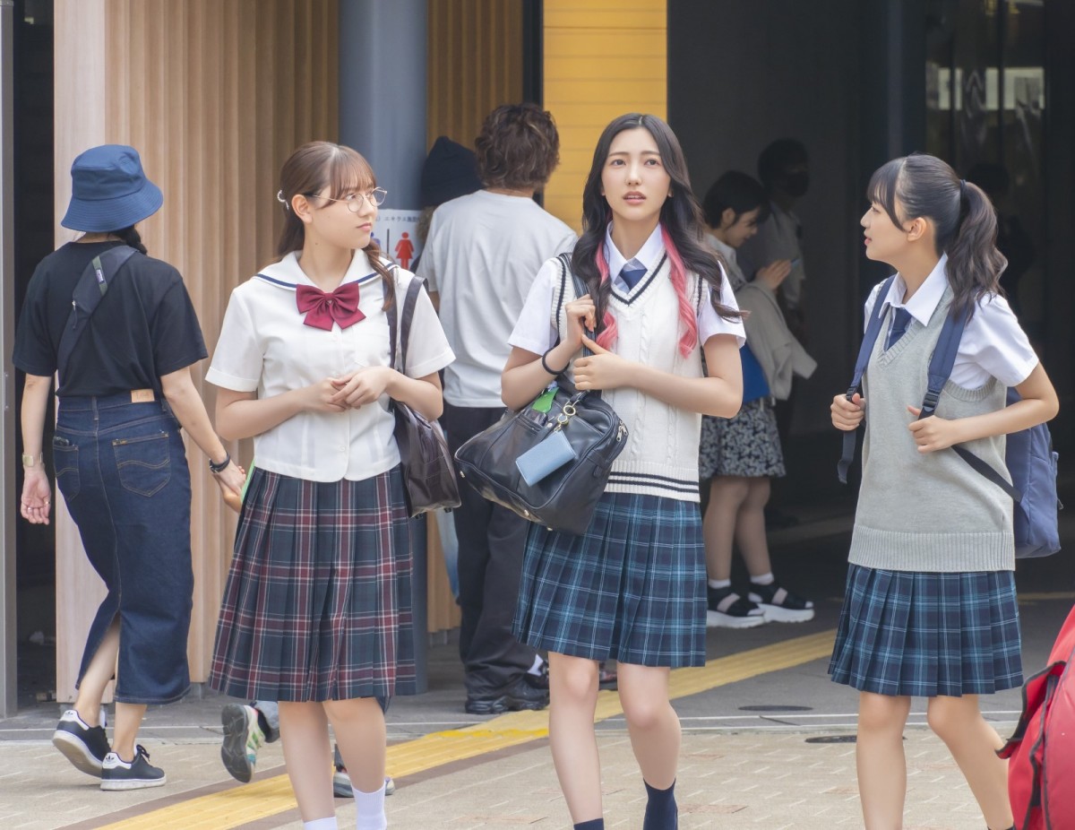 日向坂46・四期生　グループ加入後、“東京に染まった”メンバーは？　映画撮影のためにイメチェンした心境も