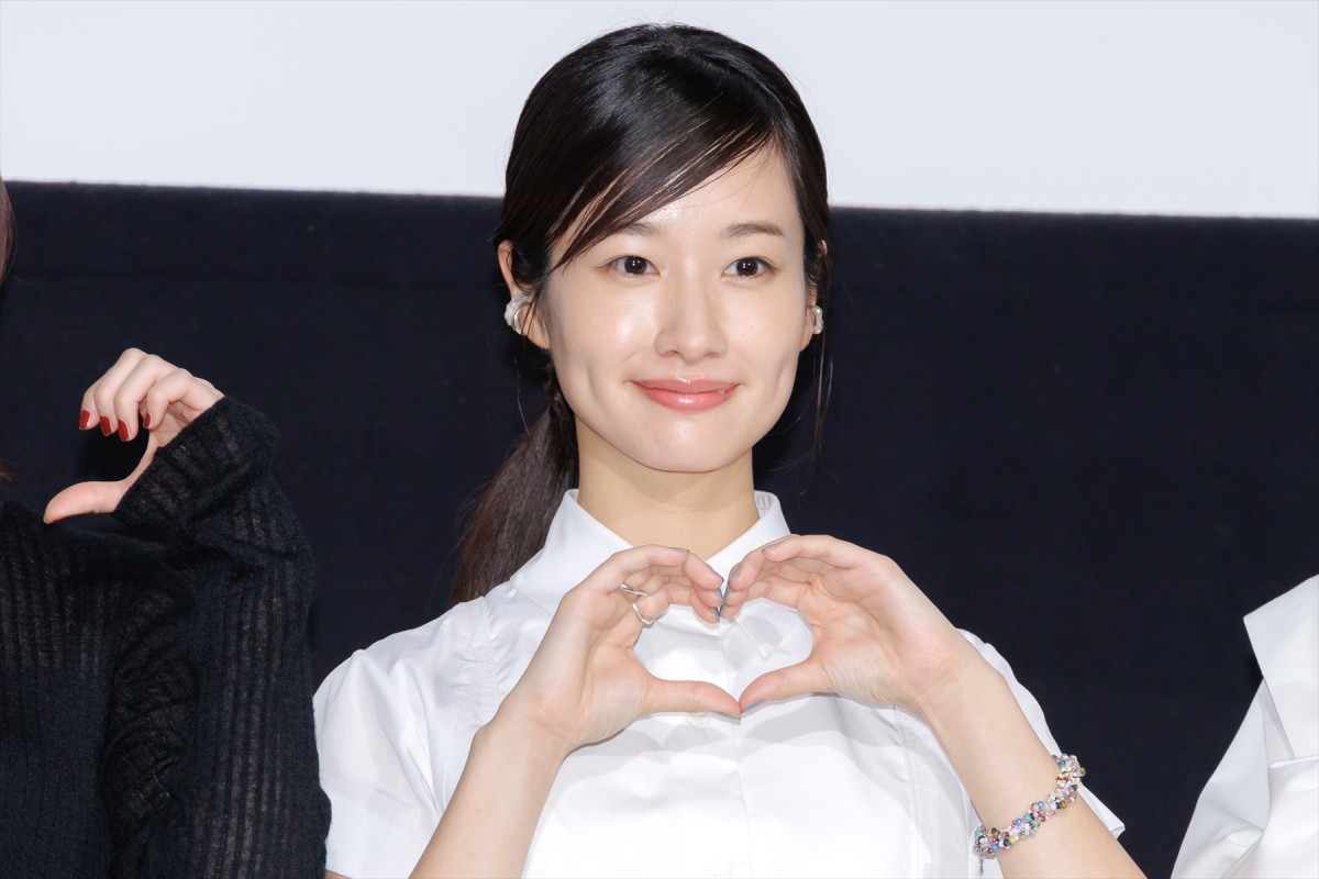 伊藤万理華、“風変わりな一面”に中川大志が質問攻め「そんなに興味持つ？」