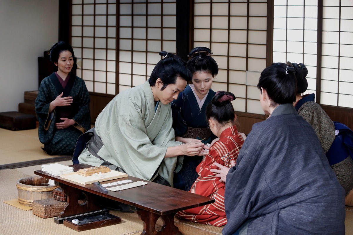 松坂桃李、芳根京子、役所広司ら共演『雪の花』熱き魂と志が宿る本ビジュアル＆場面写真解禁