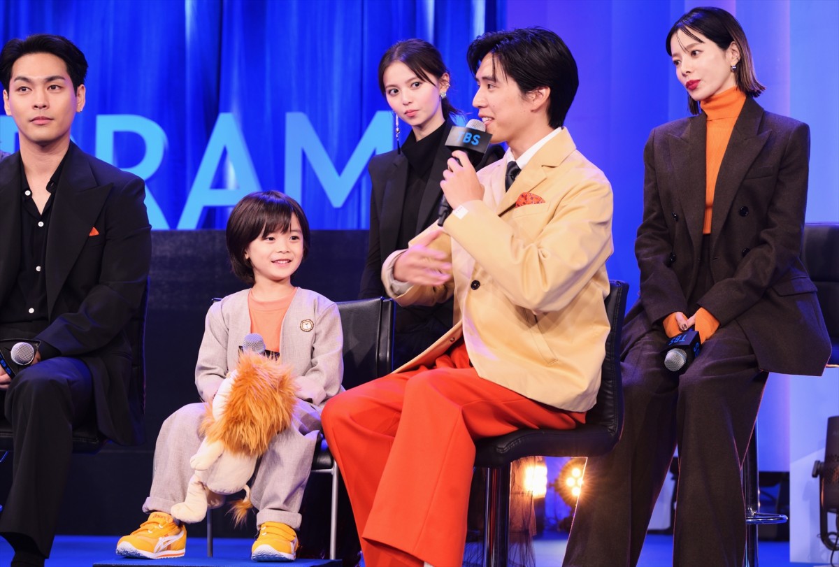 齋藤飛鳥、「現場の女神」と絶賛される　子役に口説かれた？エピソードも明かす