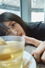 乃木坂46・五百城茉央1st写真集より