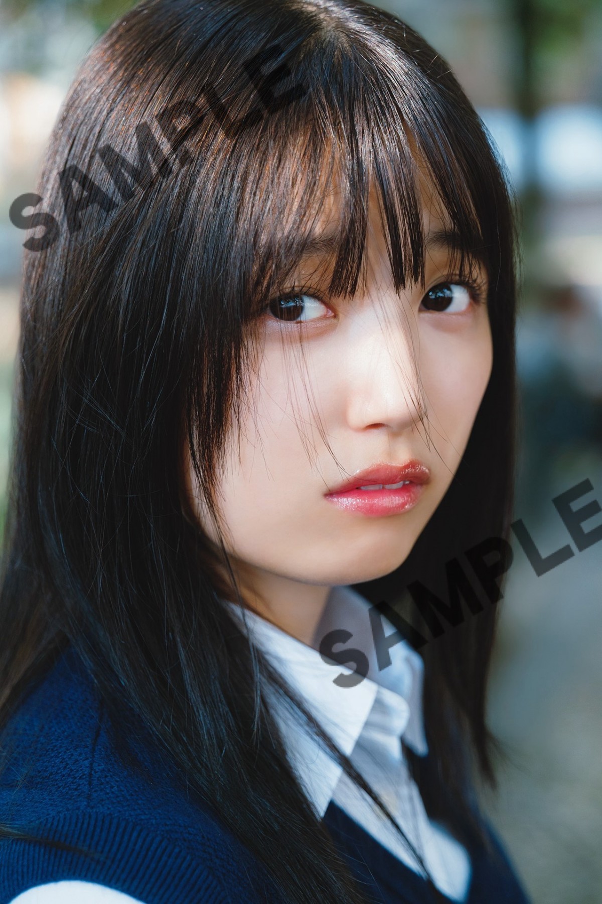 乃木坂46・五百城茉央「一番大好き！」　ブーゲンビリアに囲まれた写真集先行カット解禁