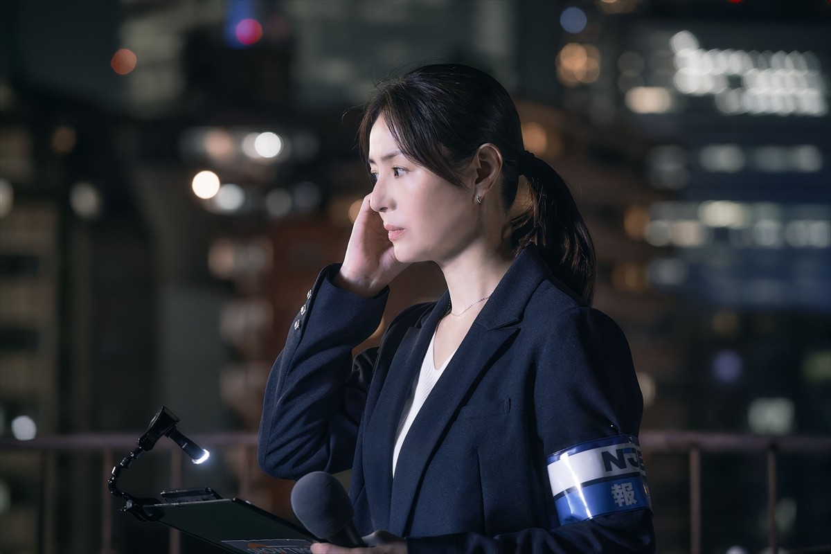 阿部寛、360度逃げ場なし！　映画『ショウタイムセブン』TVスポット解禁　生見愛瑠、井川遥の場面写真も