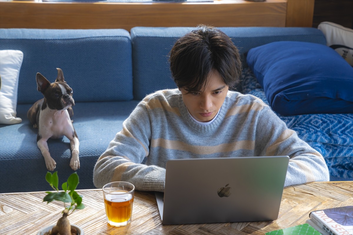 中島健人＆milet、＜もう一つの世界＞で二人の愛が試される　映画『知らないカノジョ』場面写真一挙公開