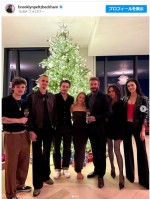 クリスマスをお祝いするベッカムファミリー　※「ヴィクトリア・ベッカム」インスタグラム