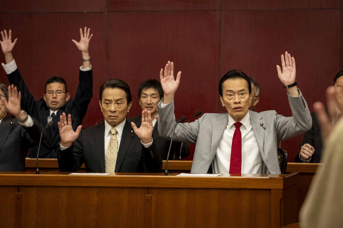 『民王R』最終回　“貝原”高橋一生、“泰山”遠藤憲一と対面もまさかの奇行　ネット爆笑「かっこいいのに面白すぎる」