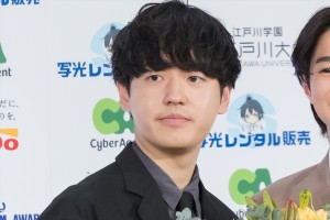 奥山大史監督、「第49回報知映画賞」表彰式に登場