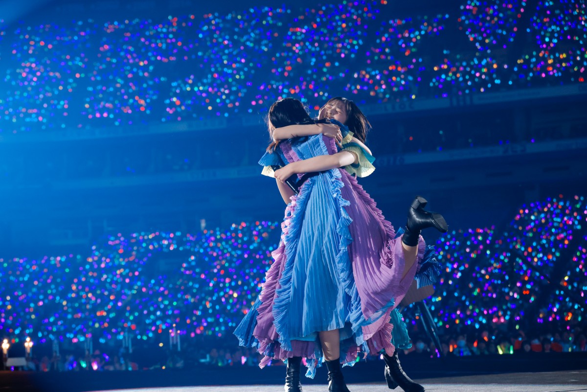 日向坂46、東京ドームライブ　卒業メンバー＆オードリーがサプライズ出演　新曲初披露も