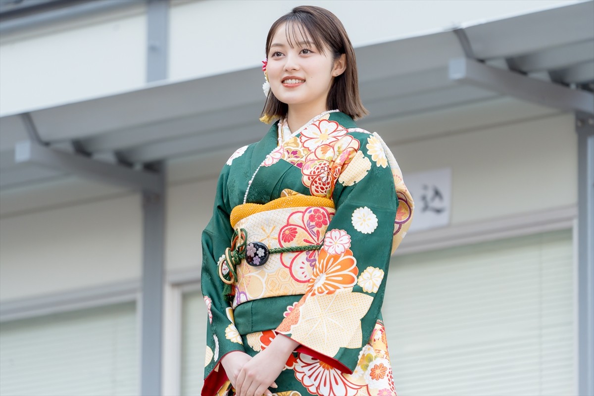 生見愛瑠、晴れ着姿で2024年の目標明かす　2023年は「焦っていた1年」